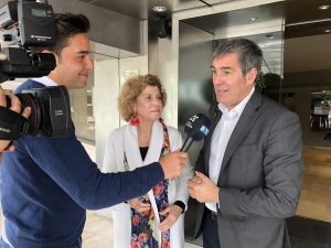 Fernando Clavijo atendió a los medios de comunicación.