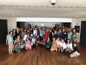 Fernando Clavijo posa con miembros de Charter 100 Gran Canaria