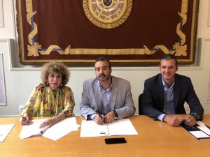 Firma de la Beca Chárter 100 Gran Canaria con la ULPGC.
