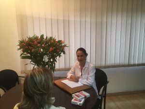 Esther Perdomo, en su despacho, en el que trabaja contra el maltrato a la mujer.