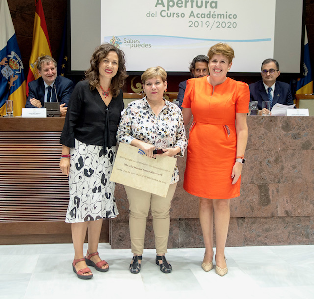 Una gran labor con la educación de adultos por bandera