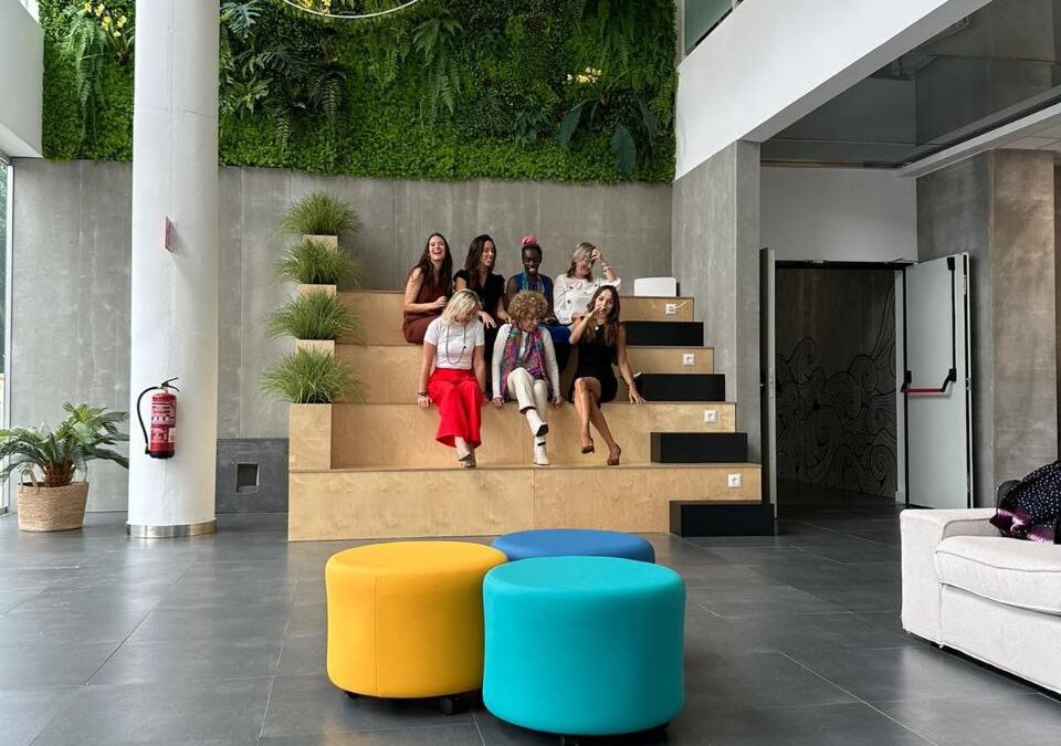 Visita de las nuevas instalaciones de Work in cholas en Gran Canaria